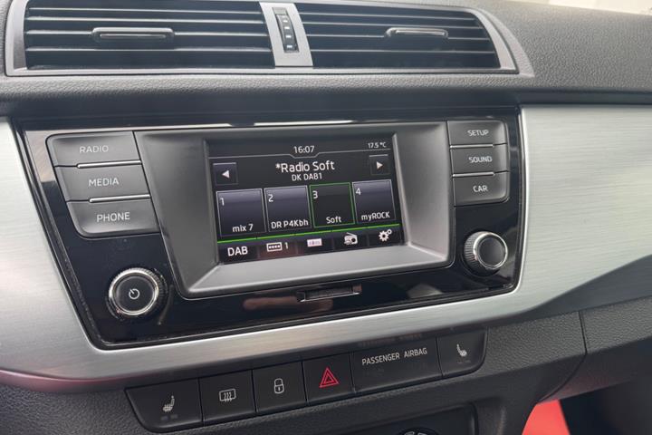 Rød Skoda Fabia fra 2016