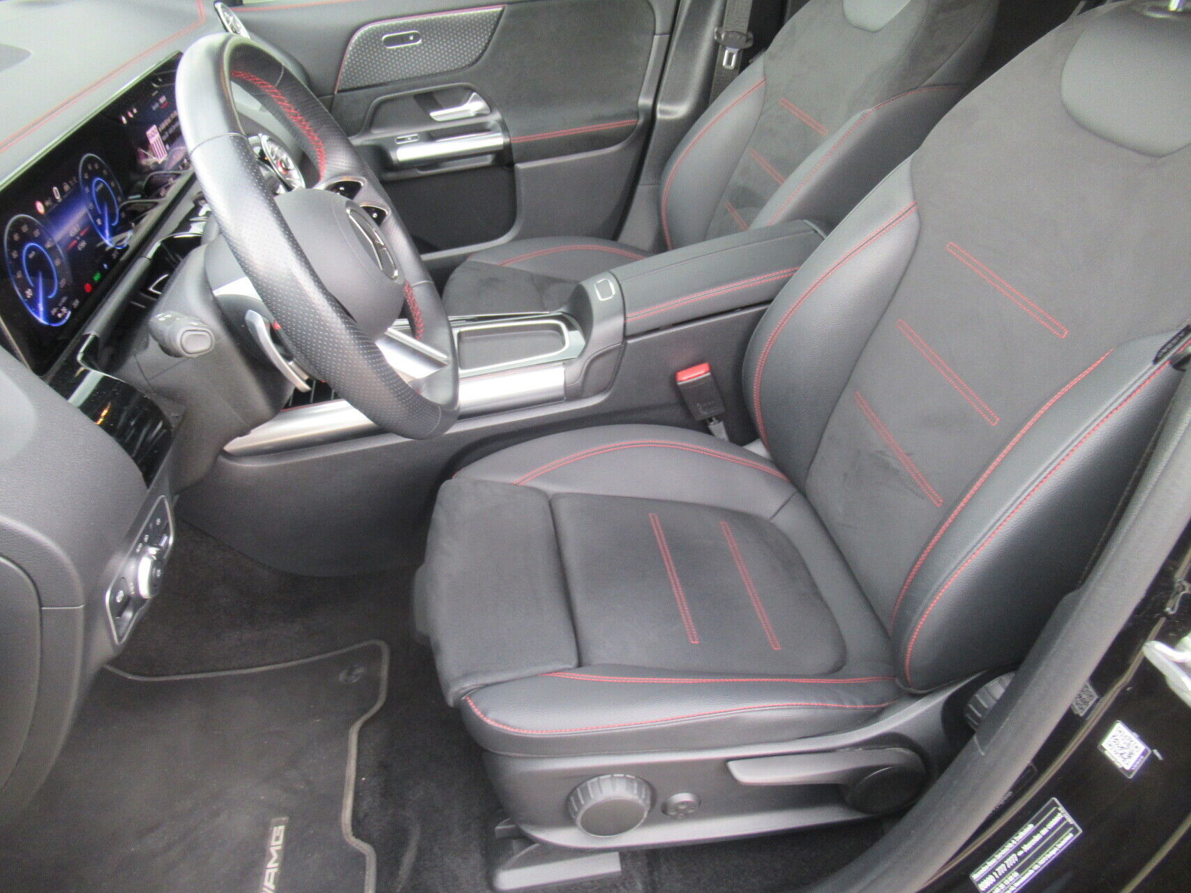 Sort Mercedes EQA 250+ fra 2024