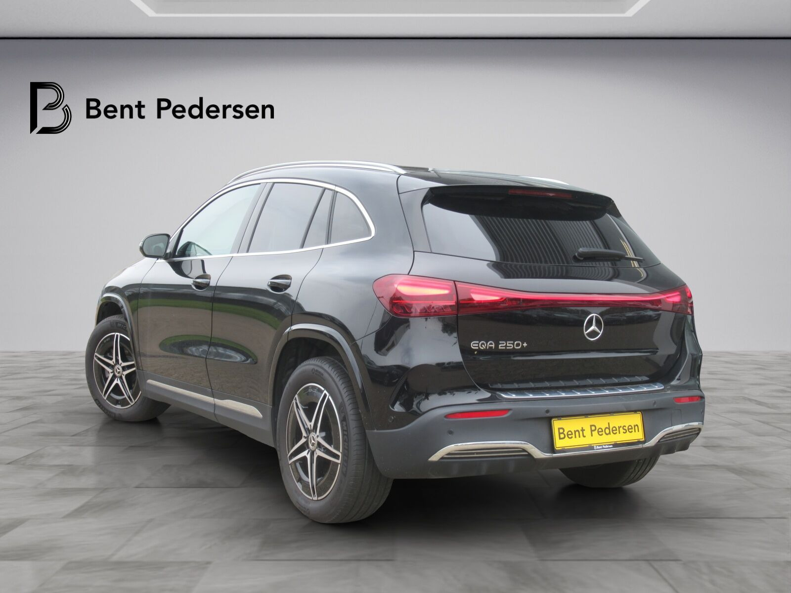 Sort Mercedes EQA 250+ fra 2024