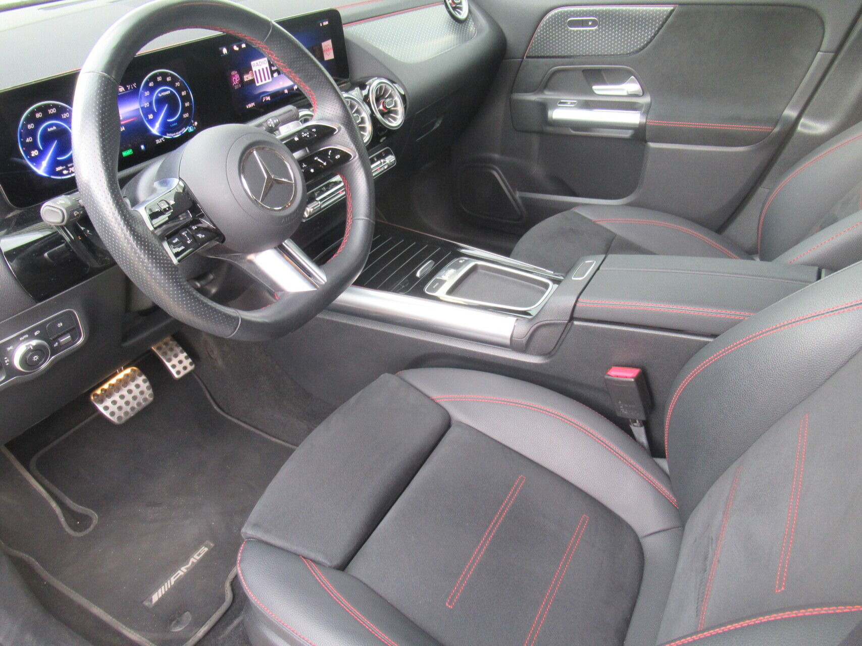 Sort Mercedes EQA 250+ fra 2024