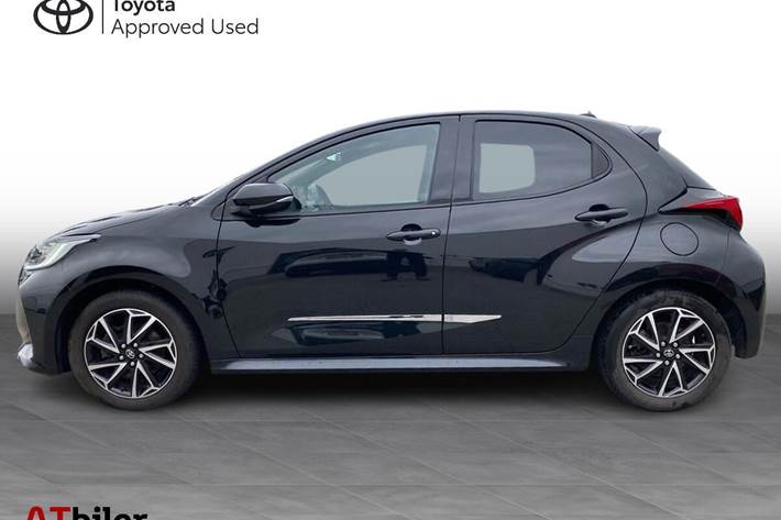 Sort Toyota Yaris fra 2023