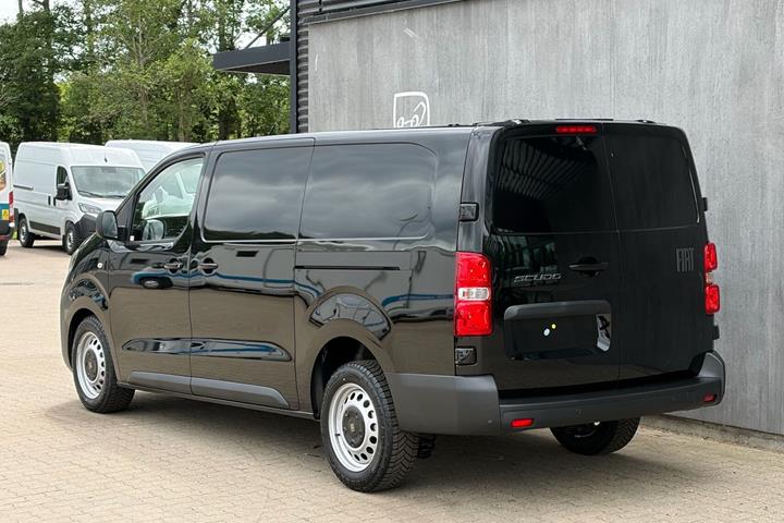 Sort Fiat Scudo fra 2026 set udefra