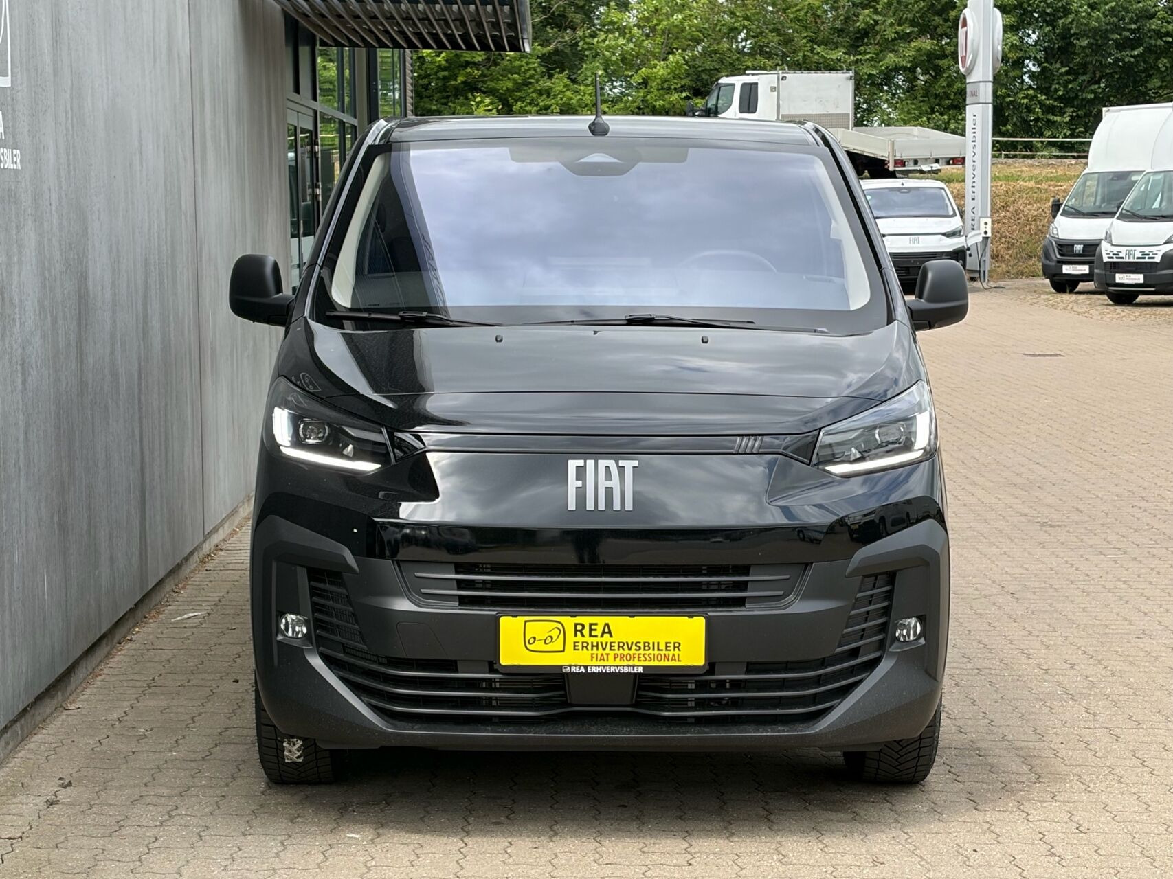 Sort Fiat Scudo fra 2026 set udefra