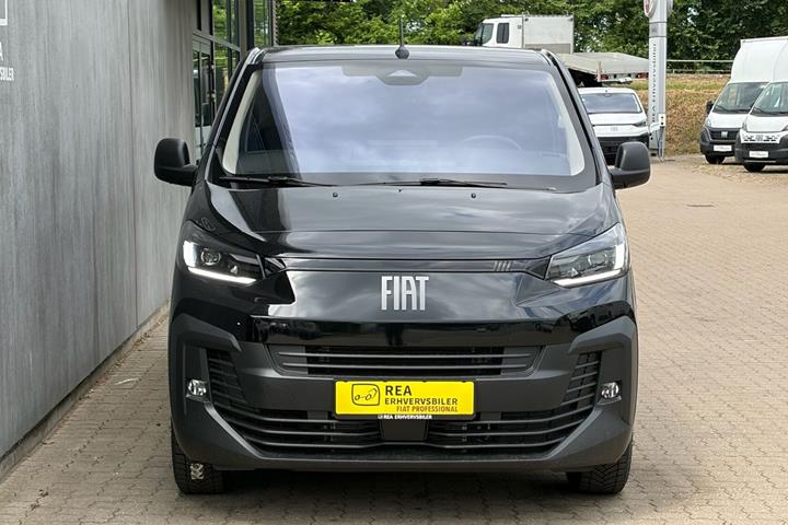 Sort Fiat Scudo fra 2026 set udefra