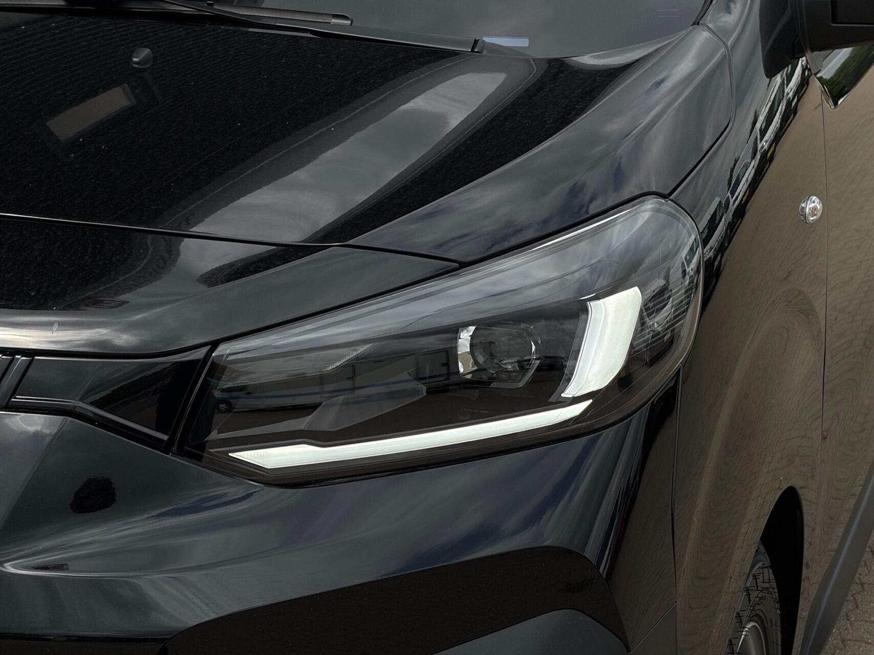 Sort Fiat Scudo fra 2026 set udefra