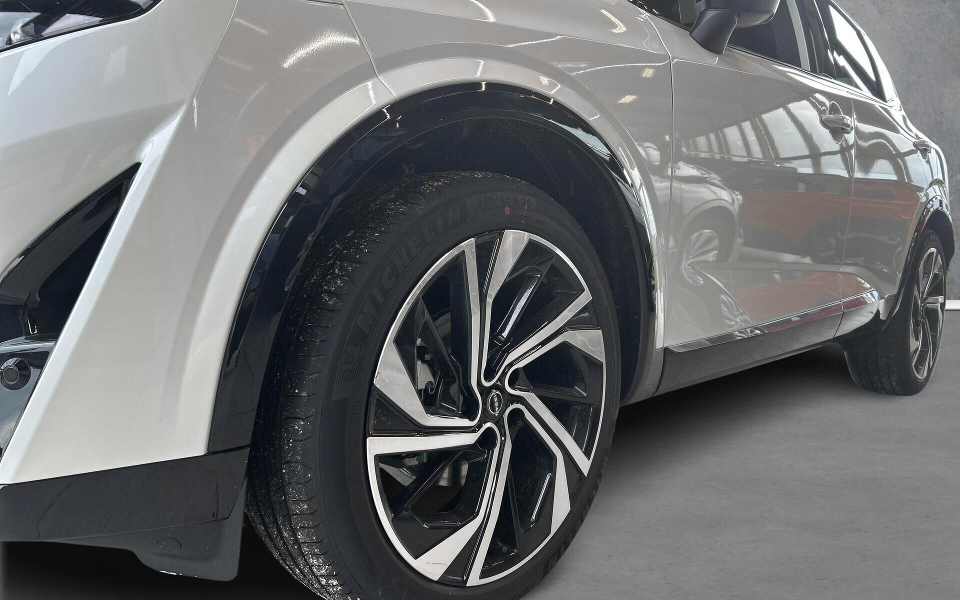 Hvid Nissan Qashqai fra 2026