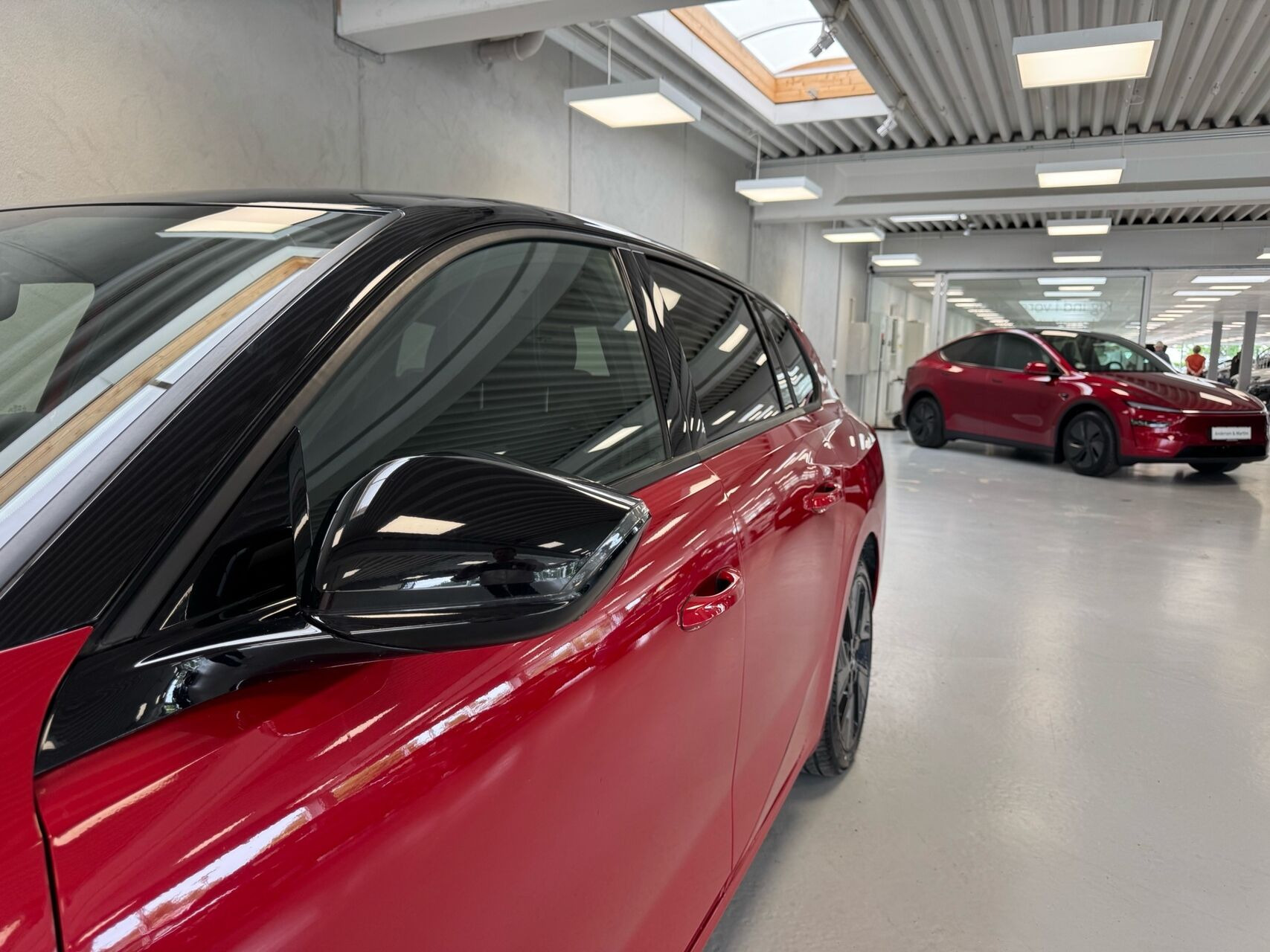 Rød Opel Astra-e fra 2024