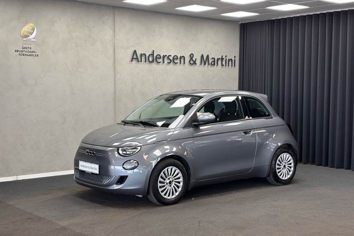 Grå Fiat 500e fra 2022