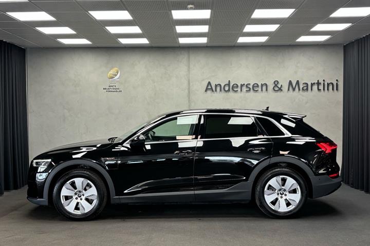 Sort Audi e-tron fra 2022