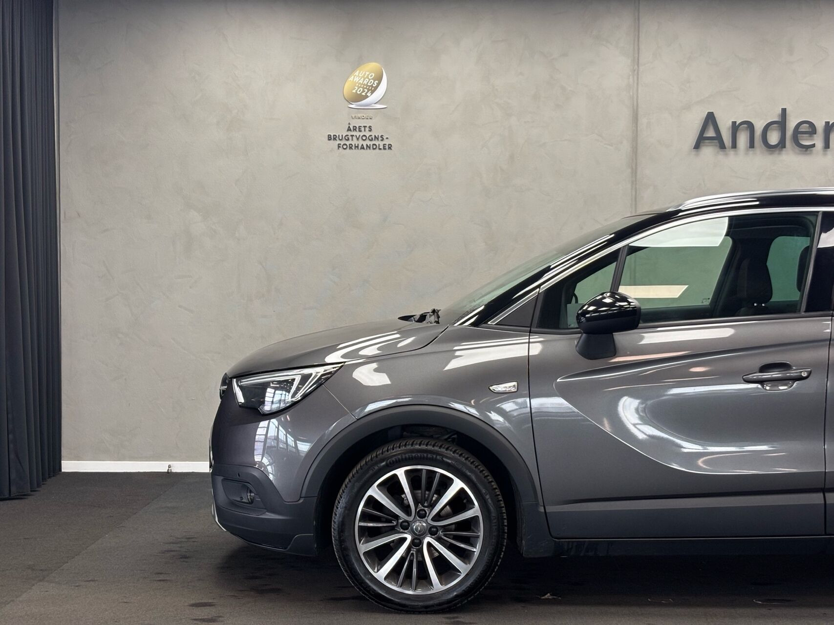 Grå Opel Crossland X fra 2020