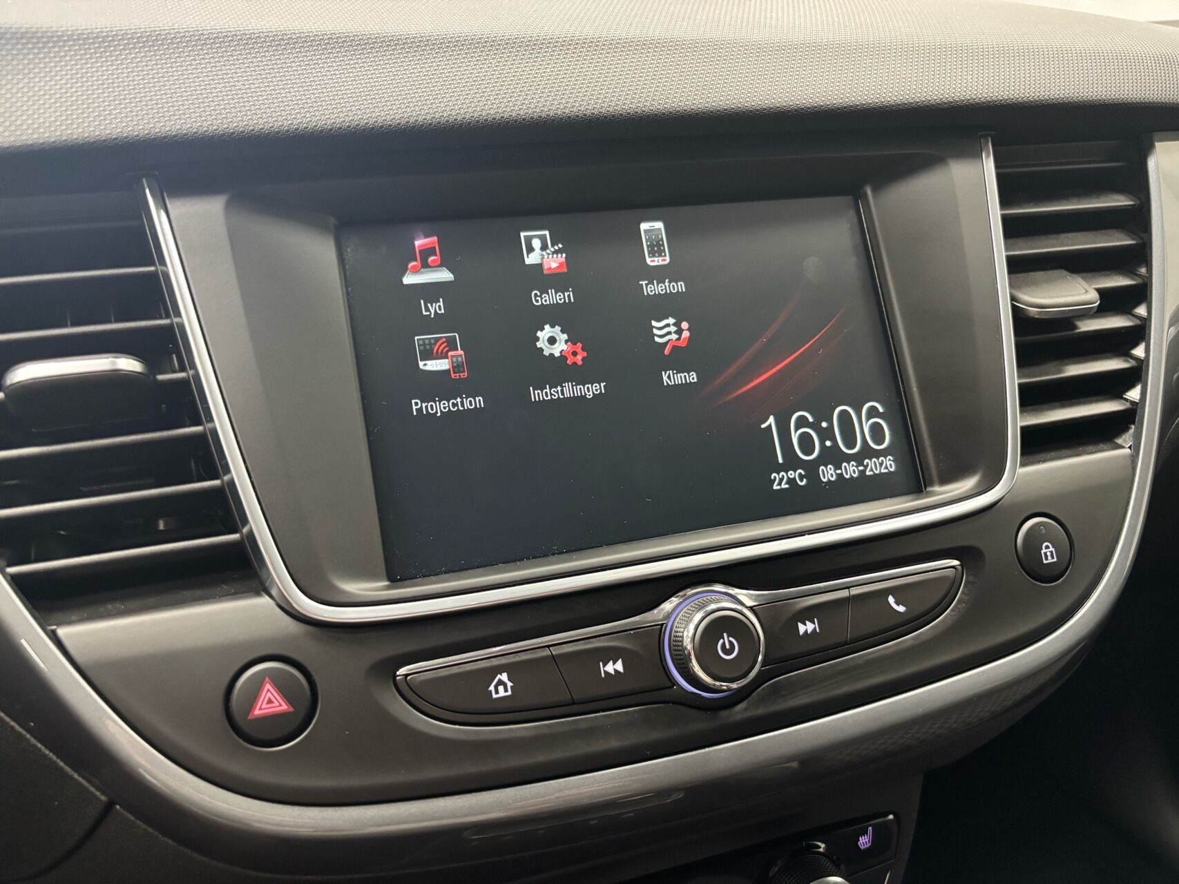 Grå Opel Crossland X fra 2020