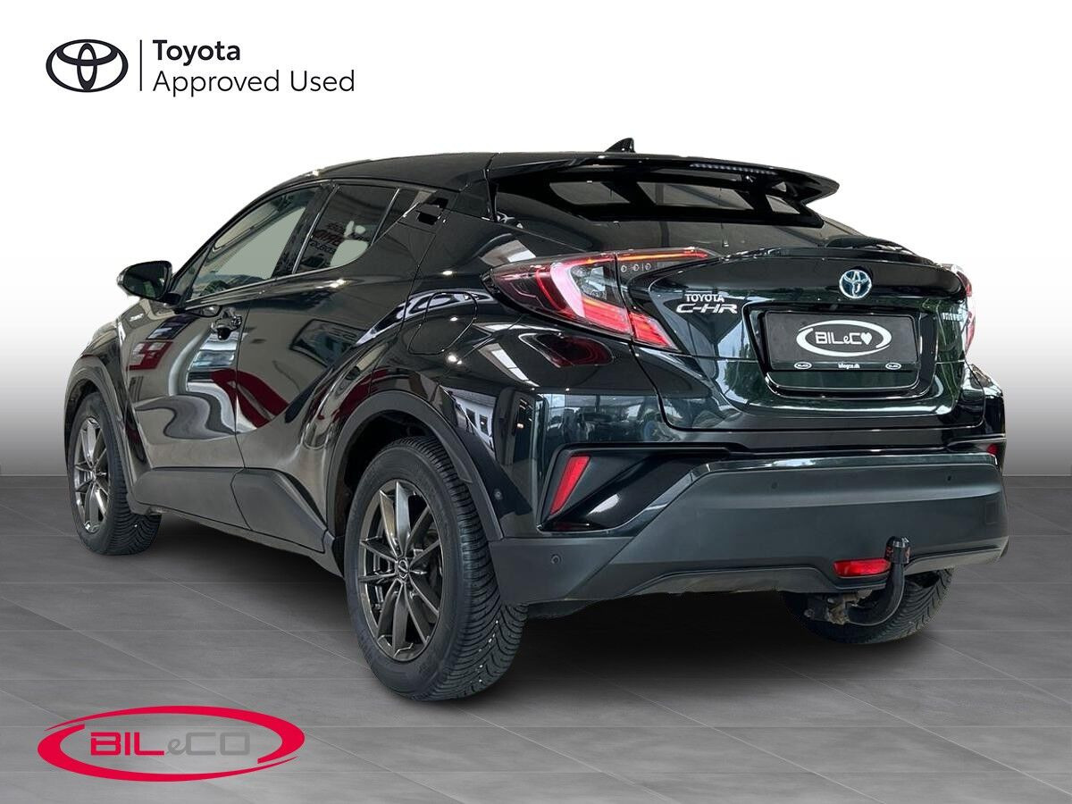 Sort Toyota C-HR fra 2019