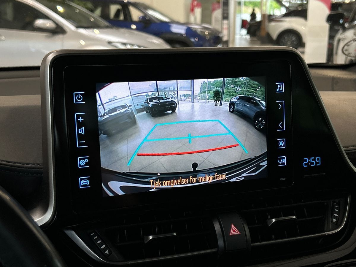 Sort Toyota C-HR fra 2019