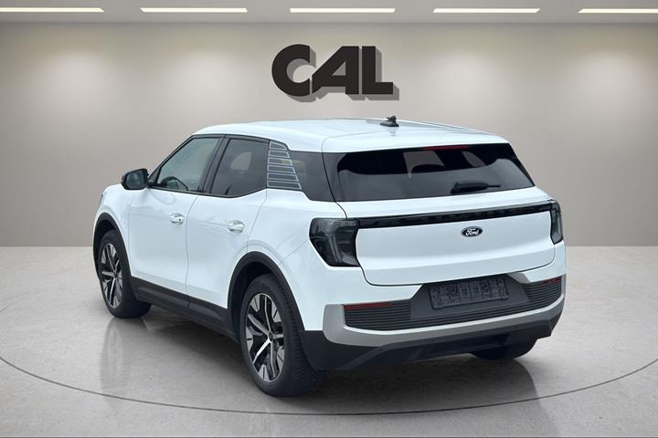 Hvid Ford Explorer fra 2025