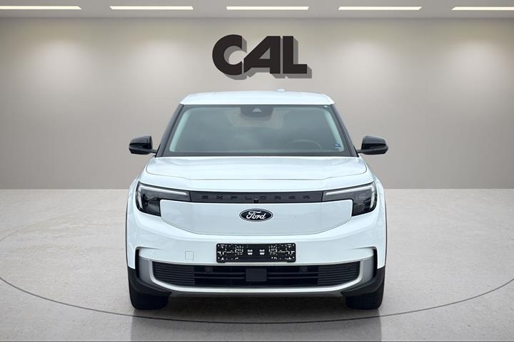 Hvid Ford Explorer fra 2025