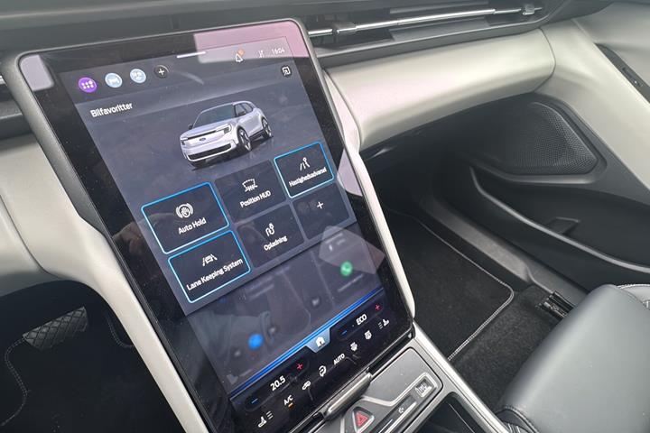 Hvid Ford Explorer fra 2025