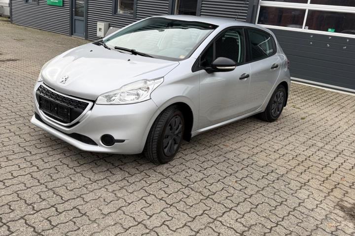 Sølv Peugeot 208 fra 2017
