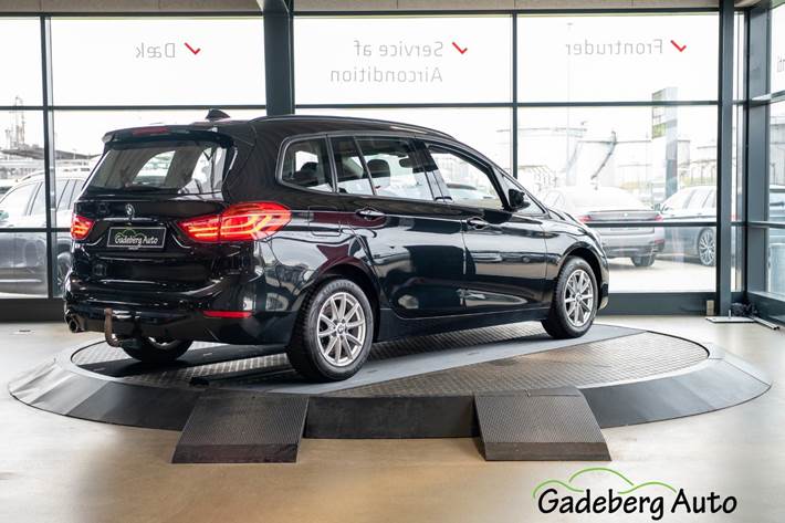 Sort BMW 216i fra 2020