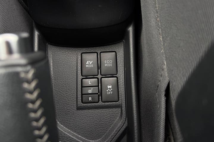 Grå Toyota Yaris fra 2017