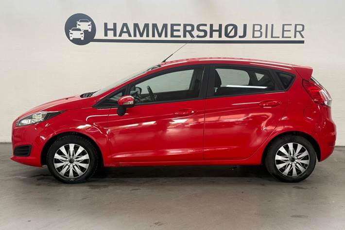 Rød Ford Fiesta fra 2015