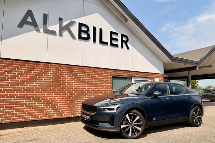 Blå Polestar 2 fra 2022