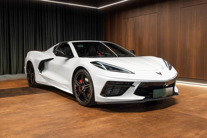 Hvid Chevrolet Corvette fra 2024