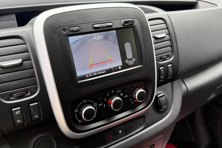 Hvid Renault Trafic T29 fra 2019