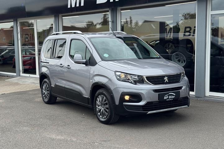 Grå Peugeot Rifter fra 2019