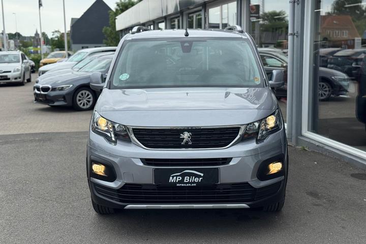 Grå Peugeot Rifter fra 2019
