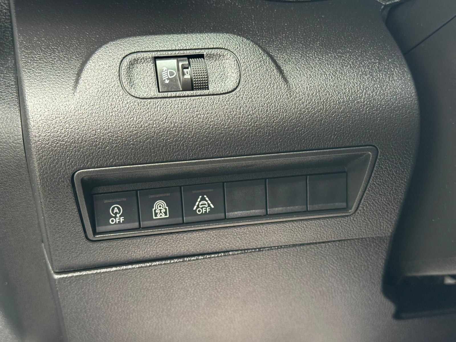 Grå Peugeot Rifter fra 2019