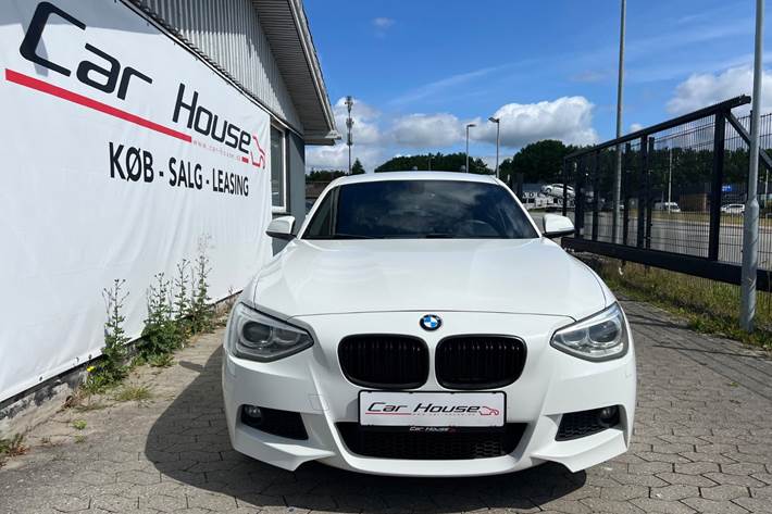 Hvid BMW 116i fra 2014