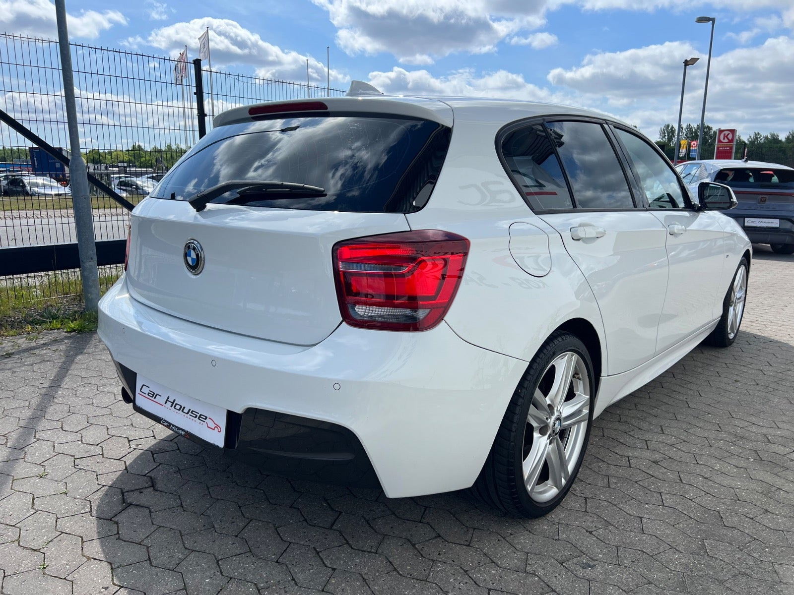 Hvid BMW 116i fra 2014