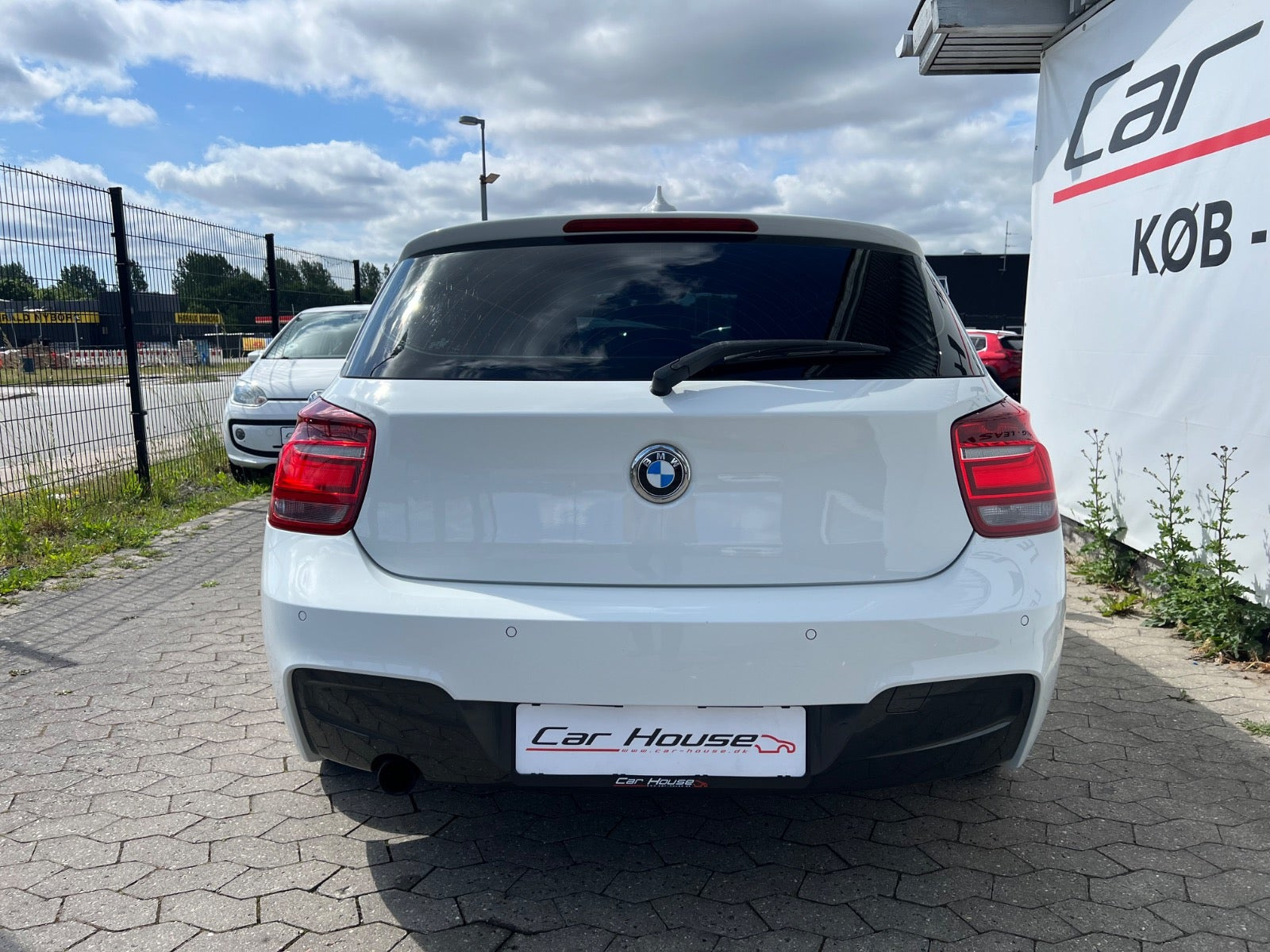 Hvid BMW 116i fra 2014