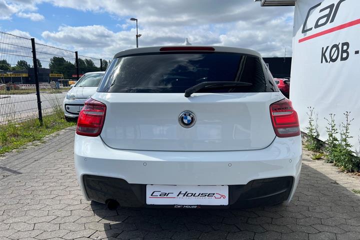 Hvid BMW 116i fra 2014