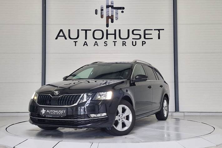 Sort Skoda Octavia fra 2020