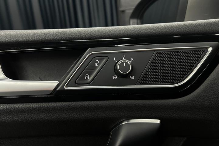 undefined VW Golf Sportsvan fra 2014
