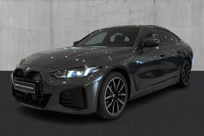 Grå BMW i4 fra 2026