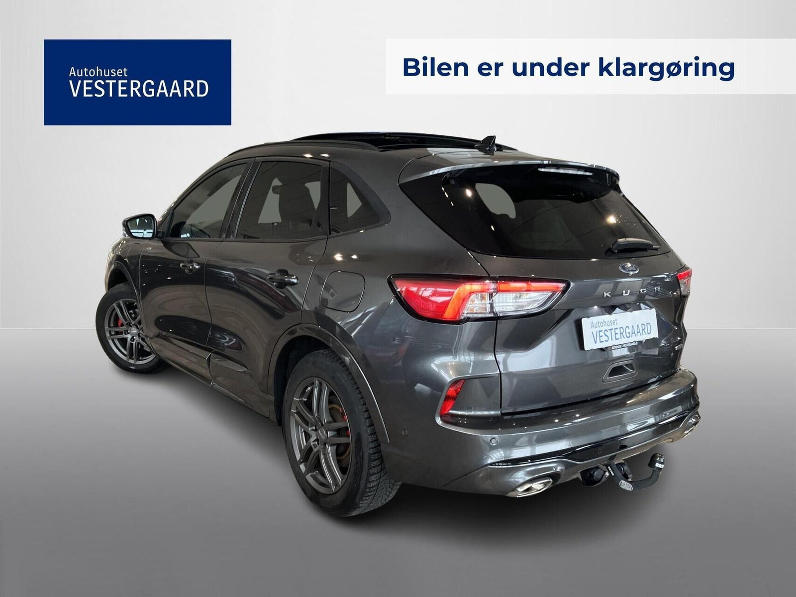 Grå Ford Kuga fra 2023