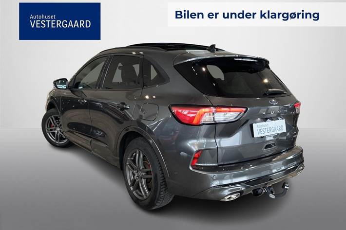 Grå Ford Kuga fra 2023