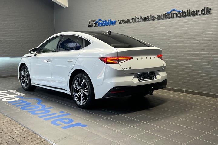 Hvid Skoda Enyaq fra 2023