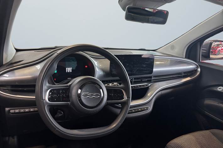 Sølv Fiat 500e fra 2022