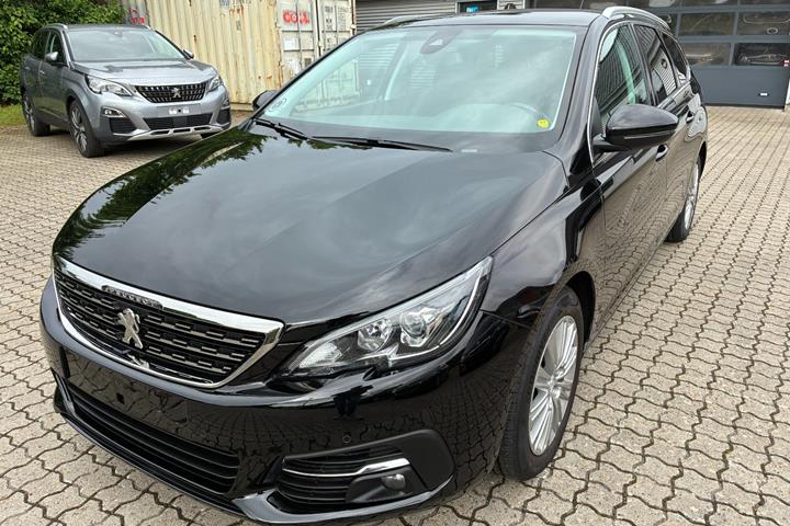 Sort Peugeot 308 fra 2018 set udefra