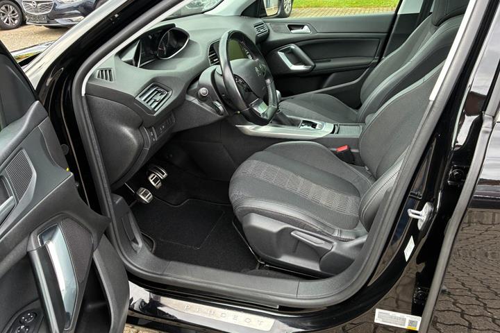 Sort Peugeot 308 fra 2018