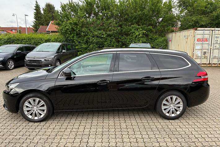 Sort Peugeot 308 fra 2018