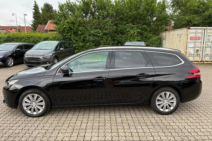 Sort Peugeot 308 fra 2018