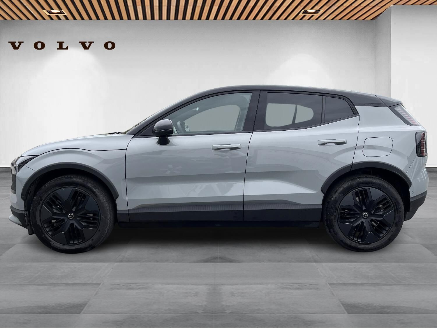Grå Volvo EX30 Cross Country fra 2025 set udefra