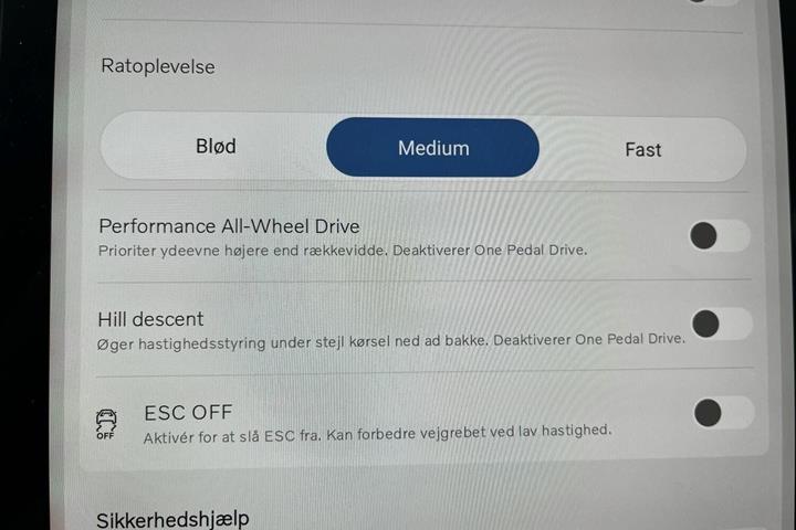 Grå Volvo EX30 Cross Country fra 2025