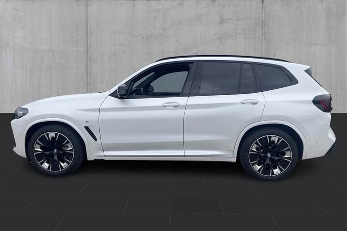 Hvid BMW iX3 fra 2023