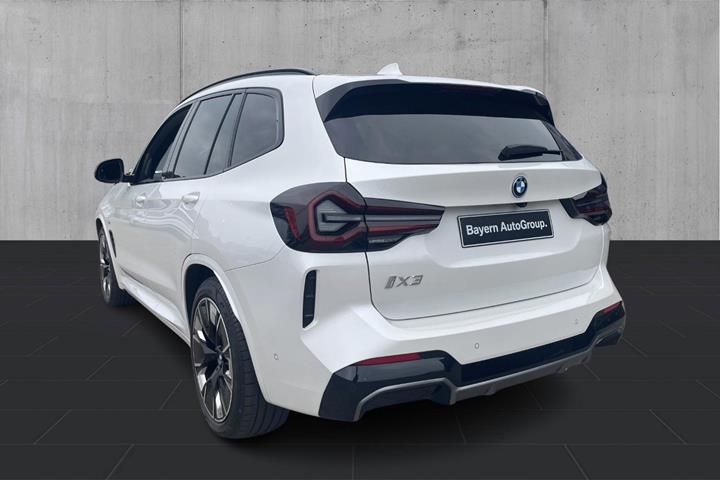 Hvid BMW iX3 fra 2023