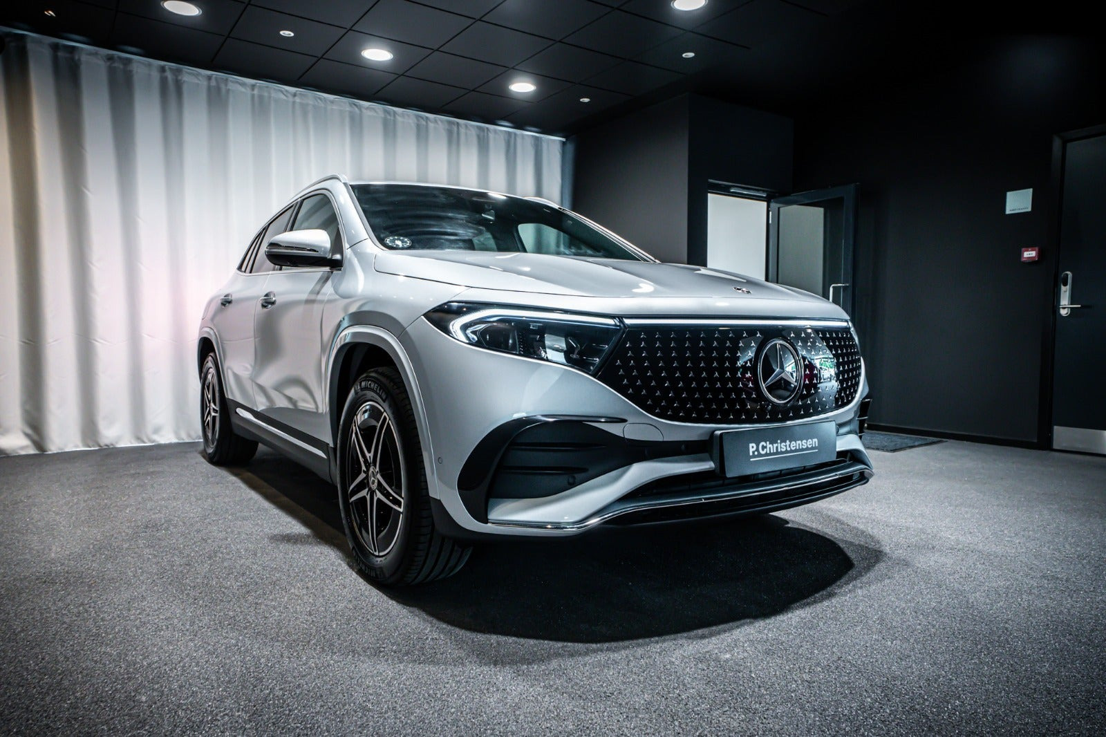 Sølv Mercedes EQA250+ fra 2026